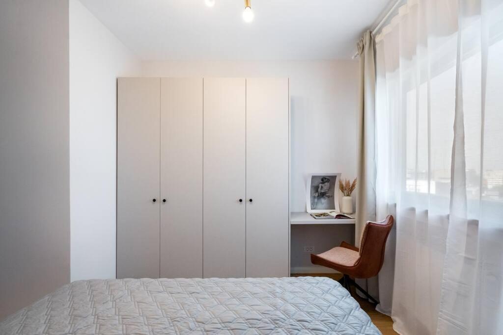 Stunning Views 3Br Sunny Flat - Amazing Terrace Appartement Boekarest Buitenkant foto
