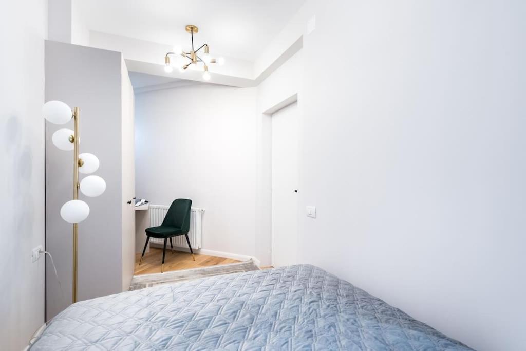 Stunning Views 3Br Sunny Flat - Amazing Terrace Appartement Boekarest Buitenkant foto