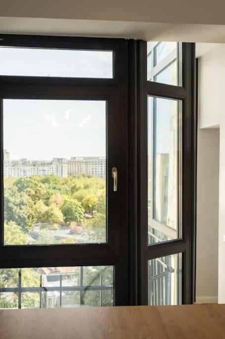 Stunning Views 3Br Sunny Flat - Amazing Terrace Appartement Boekarest Buitenkant foto