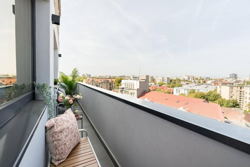 Stunning Views 3Br Sunny Flat - Amazing Terrace Appartement Boekarest Buitenkant foto